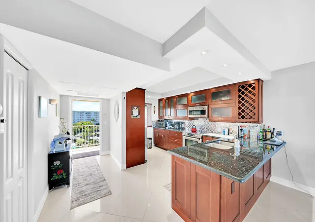 3rd image of 2940 N Crse Dr, Pompano Beach, FL 33069