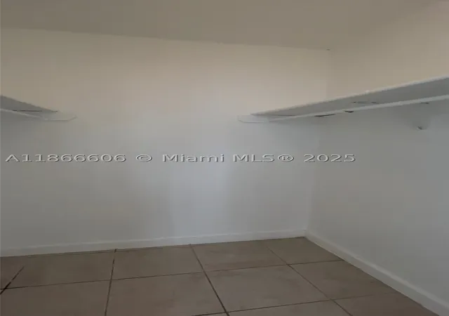 5th image of 498 Nw 165Th St Rd #D-101, Miami, FL 33169 | MLS# A11866606