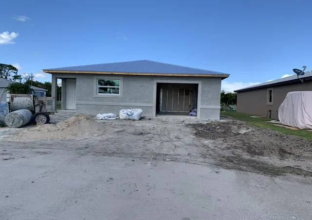3rd image of 4 Rio De Palmas, Fort Pierce, FL 34951 | MLS# R11125446