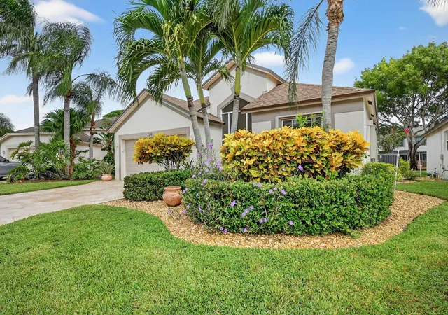 3rd image of 2249 Soundings Ct, Greenacres, FL 33413 | MLS# R11125617