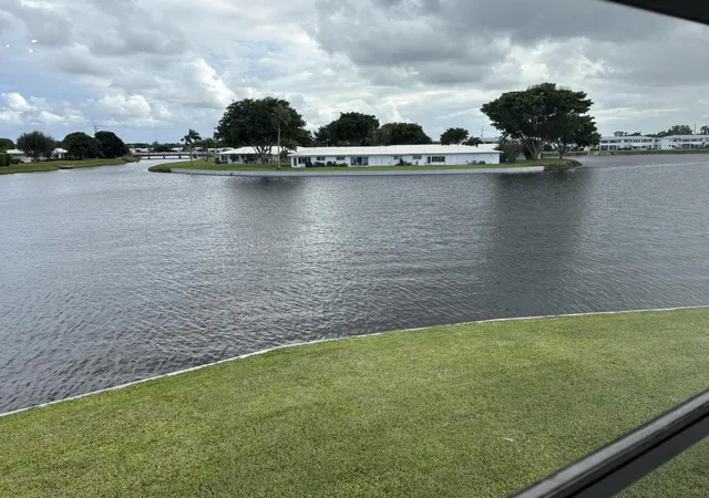 Homes for sale in Boynton Beach, FL | 1112 Lake Ter #207, Boynton Beach, FL 33426 | MLS# R11125898
