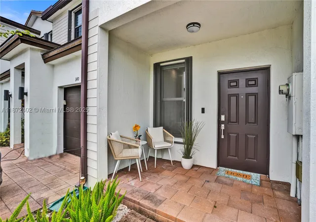 2nd image of 136 Sw 185th Way, Pembroke Pines, FL 33029 | MLS# A11872402
