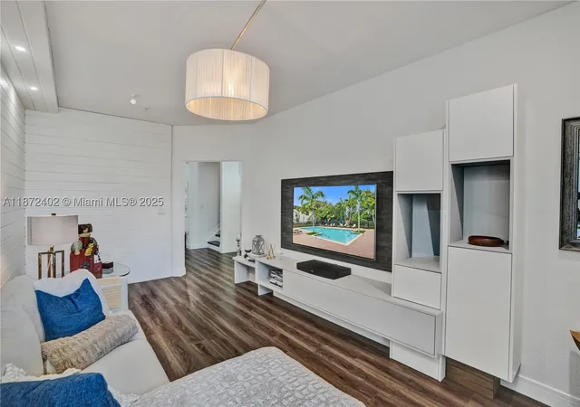 5th image of 136 Sw 185Th Way, Pembroke Pines, FL 33029 | MLS# A11872402