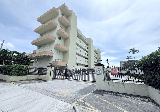 Homes for sale in Miami, FL | 300 Nw 42nd Ave #109, Miami, FL 33126 | MLS# A11883197