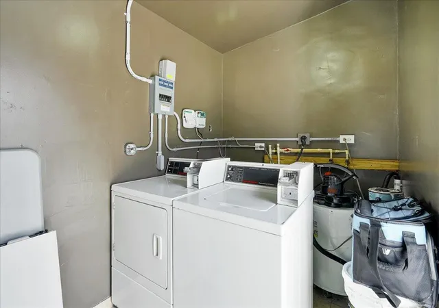 2nd image of 305 Cypress Dr E, Lake Park, FL 33403