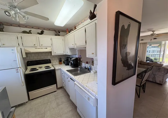 4th image of 3506 Nw 49Th Ave #604, Lauderdale Lakes, FL 33319 | MLS# F10528219