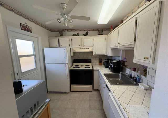 5th image of 3506 Nw 49Th Ave #604, Lauderdale Lakes, FL 33319 | MLS# F10528219