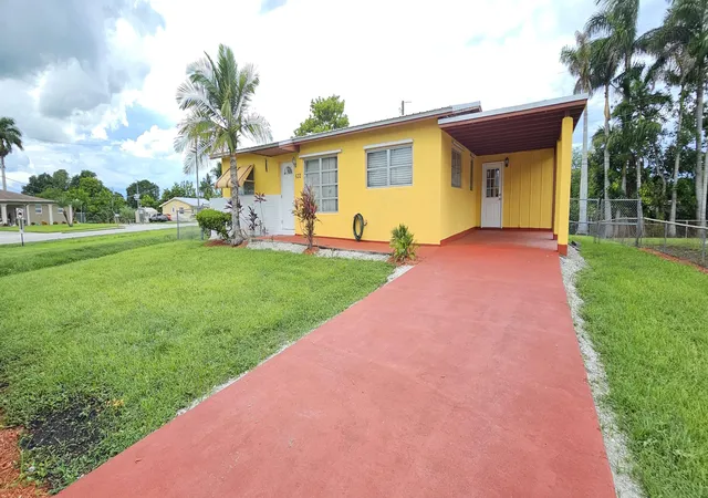 2nd image of 632 Sw 13th St, Belle Glade, FL 33430 | MLS# R11126683