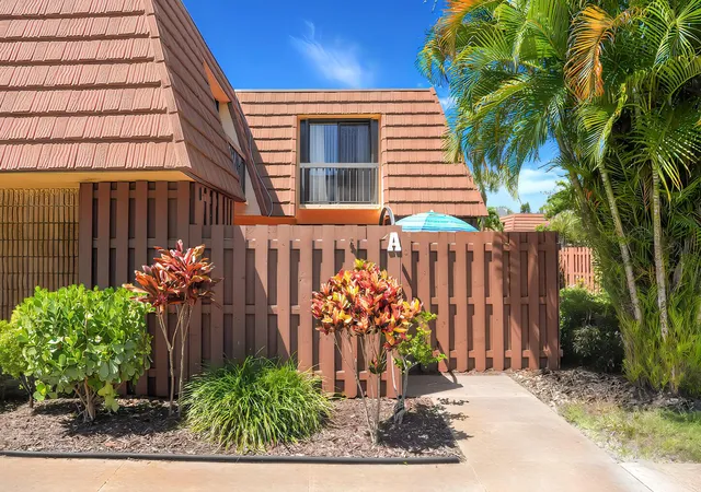 2nd image of 825 Center St #14a, Jupiter, FL 33458 | MLS# R11126829