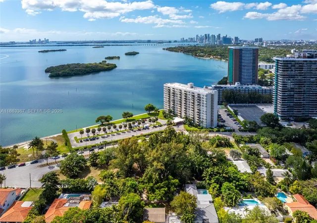 1st image of 860 Ne 70th St, Miami, FL 33138 | MLS# A11883367