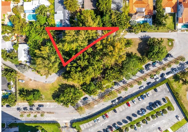 3rd image of 895 Ne 70Th St, Miami, FL 33138 | MLS# A11883522