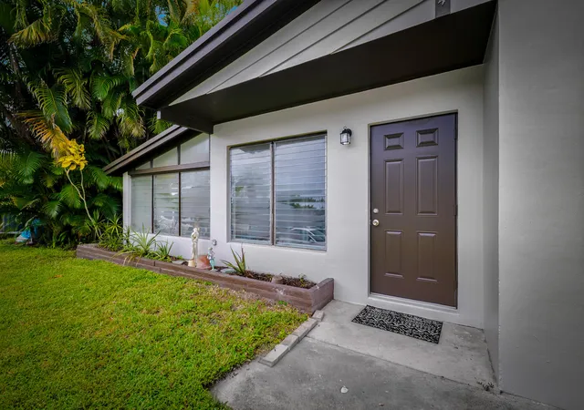 5th image of 2904 Se Bamboo St, Stuart, FL 34997 | MLS# R11127315