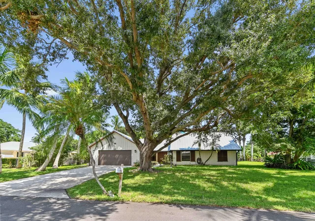 Homes for sale in Hobe Sound, FL | 9227 Se Gettysburg Ct, Hobe Sound, FL 33455 | MLS# R11127377