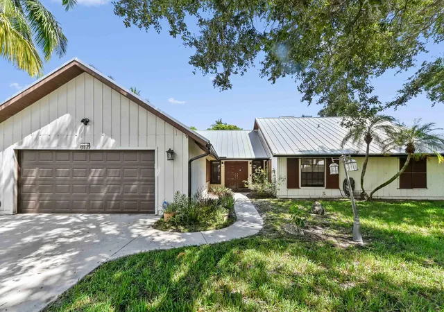 Homes for sale in Hobe Sound, FL | 9227 Se Gettysburg Ct, Hobe Sound, FL 33455 | MLS# R11127377