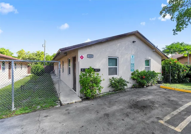 1st image of 225 Nw 12th Ct, Pompano Beach, FL 33060 | MLS# F10526912