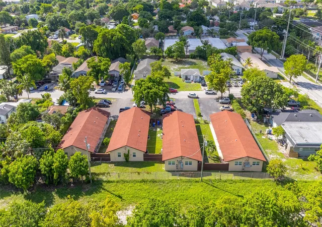 24th image of 225 Nw 12th Ct, Pompano Beach, FL 33060 | MLS# F10526912