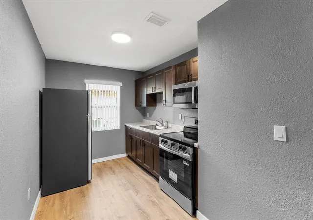 3rd image of 225 Nw 12Th Ct, Pompano Beach, FL 33060 | MLS# F10526912