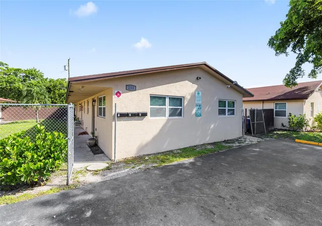 1st image of 233 Nw 12th Ct, Pompano Beach, FL 33060 | MLS# F10527036
