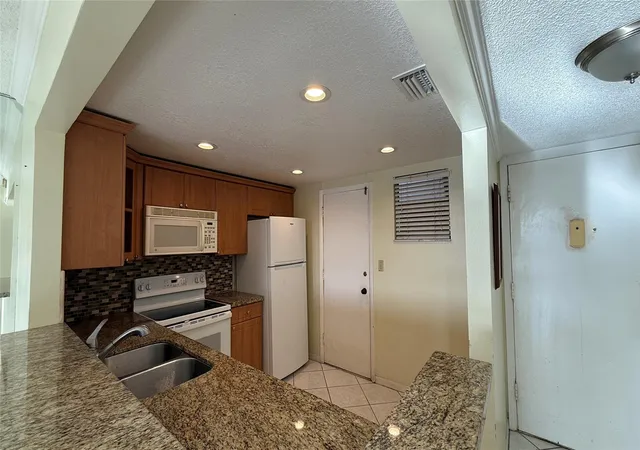 Homes for sale in Plantation, FL | 406 Nw 68Th Ave #310, Plantation, FL 33317 | MLS# F10528981