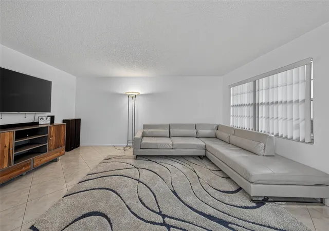 4th image of 1904 Bermuda Creek, Coconut Creek, FL 33066