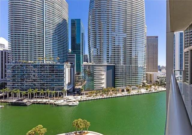 Homes for sale in Miami, FL | 465 Brickell Ave #2706, Miami, FL 33131 | MLS# F10529083