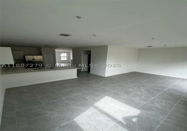 5th image of 285 Sw 159Th Ln, Pembroke Pines, FL 33028 | MLS# A11887279