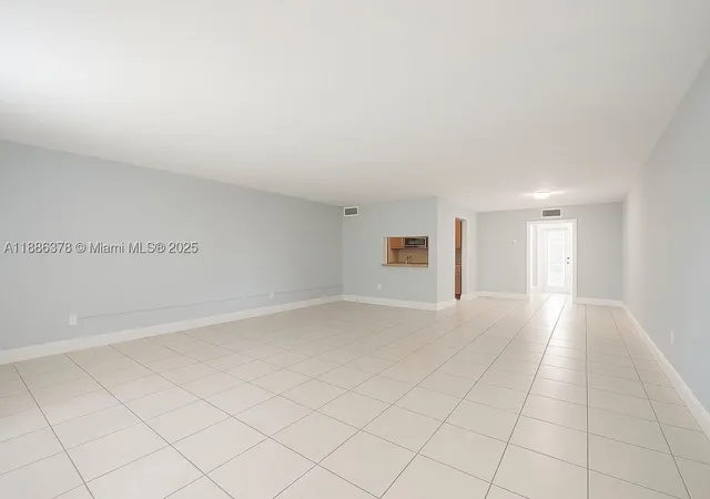 4th image of 1885 Ne 121St St, Miami, FL 33181