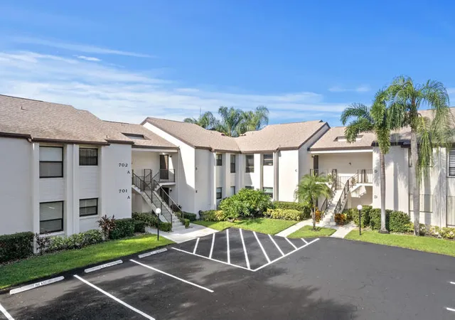 3rd image of 702 Wingfoot Dr, Jupiter, FL 33458