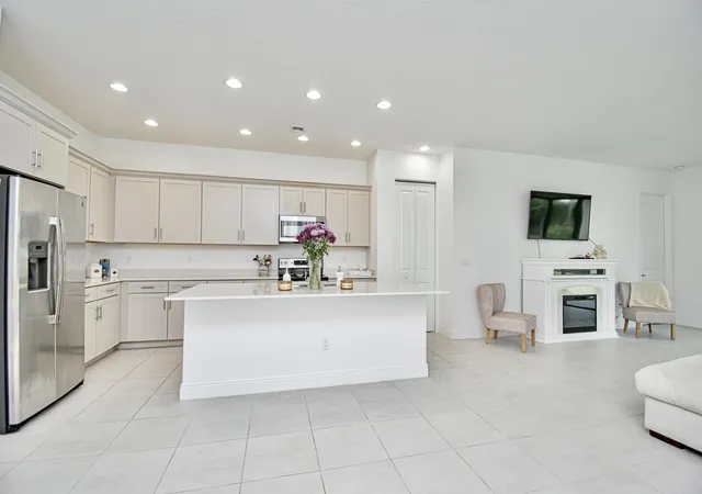 4th image of 16420 Sandy Shore Dr, Loxahatchee, FL 33470 | MLS# R11128407