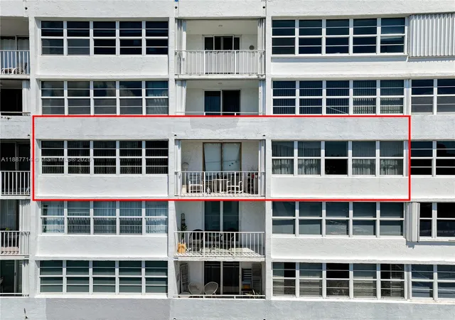3rd image of 1160 N Federal Hwy #1018, Fort Lauderdale, FL 33304 | MLS# A11887714