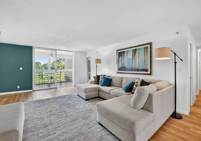5th image of 5340 Nw 2Nd Ave #220, Boca Raton, FL 33487 | MLS# R11128656