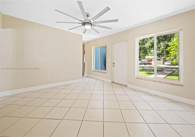 4th image of 573 Palmetto Dr, Miami Springs, FL 33166 | MLS# A11887468