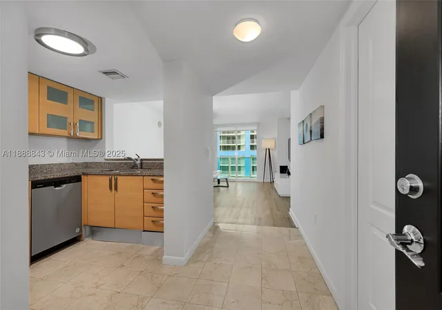 2nd image of 2101 Brickell Avenue #905, Miami, FL 33129 | MLS# A11888843
