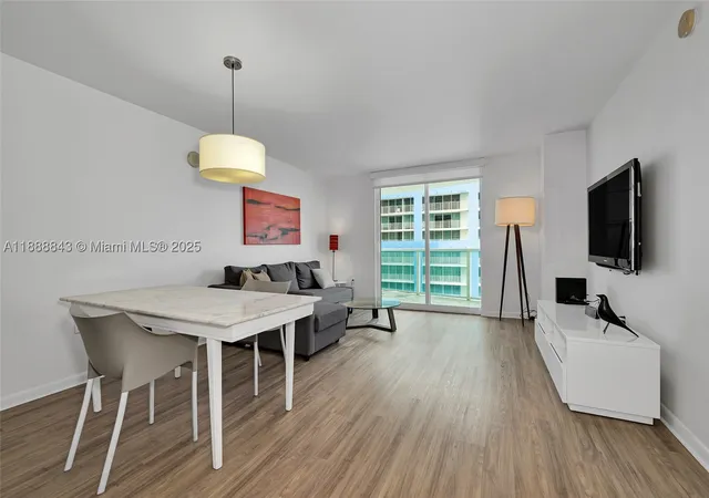 Photo 4 of Sale Pending at 2101 Brickell Avenue #905, Miami, FL 33129 | MLS# A11888843 | Listing updated on 2026-09-15