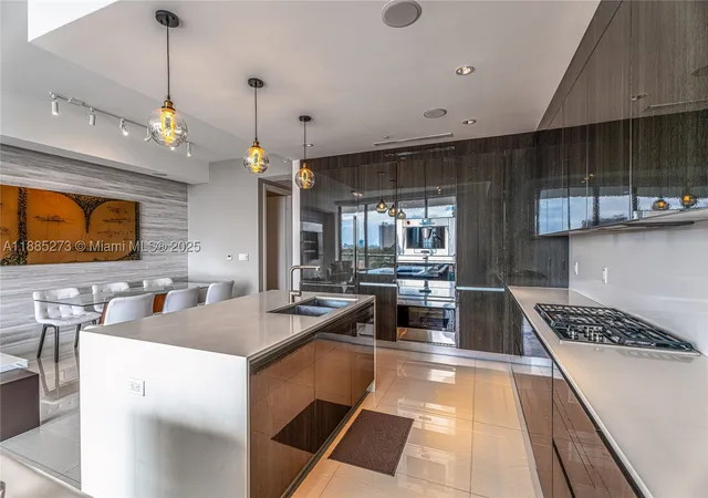 Photo 4 of Condo for sale at 3250 Ne 188Th St #603, Miami, FL 33180 | MLS# A11885273 | Listing updated on 2026-09-29
