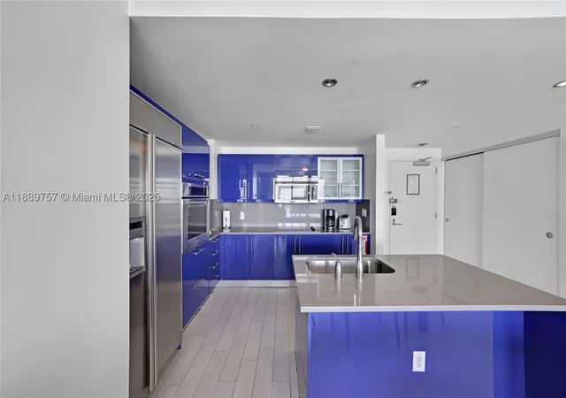 Photo 4 of Condo for sale at 3101 Bayshore Dr #1704, Fort Lauderdale, FL 33304 | MLS# A11889757 | Listing updated on 2026-09-30