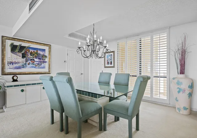 4th image of 134 Lakeshore Dr, South Palm Beach, FL 33408