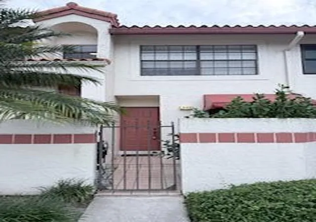 1st image of 307 Liberty Ct, Deerfield Beach, FL 33442 | MLS# R11129438