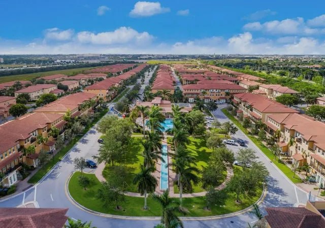 5th image of 817 Sw 147Th Ave #1404, Pembroke Pines, FL 33027 | MLS# F10529897