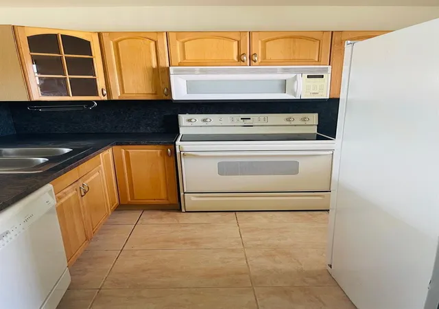 Homes for sale in Lauderdale Lakes, FL | 5111 W Oakland Park Blvd #306, Lauderdale Lakes, FL 33313 | MLS# F10530139