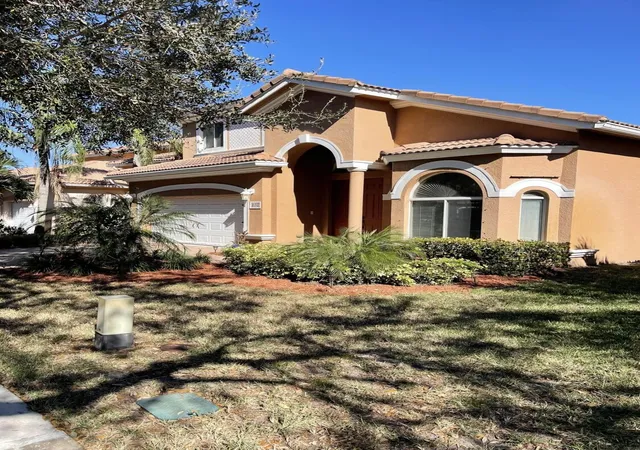3rd image of 870 Gazetta Wy, West Palm Beach, FL 33413 | MLS# R11129683