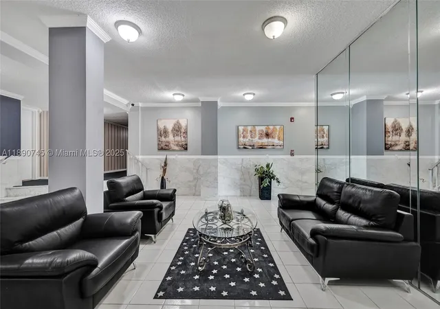 2nd image of 501 E Dania Bch Blvd, Dania, FL 33004