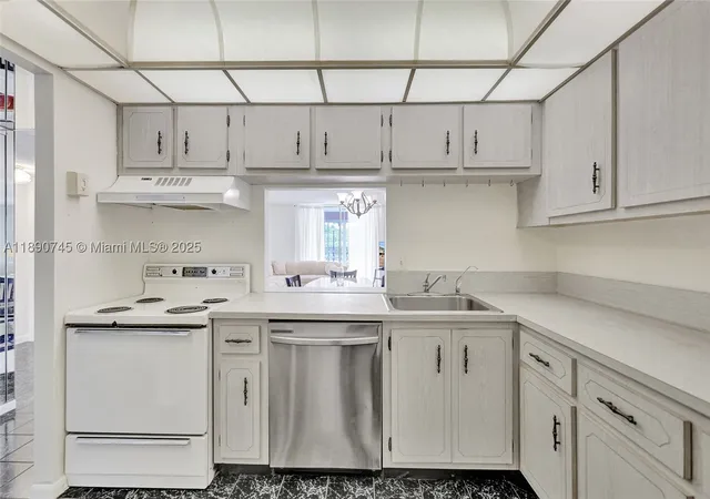 5th image of 501 E Dania Bch Blvd, Dania Beach, FL 33004
