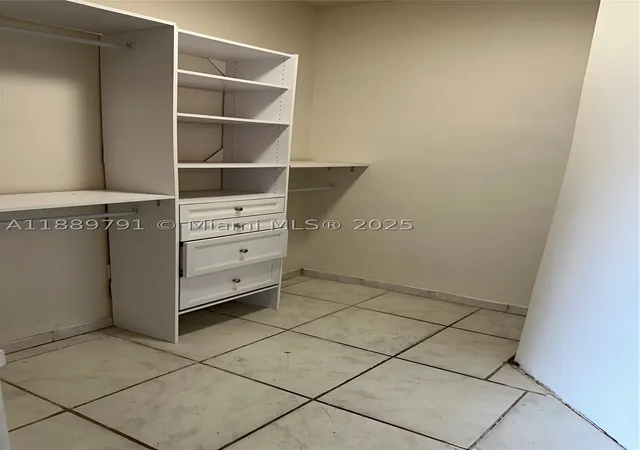 4th image of 26 Diplomat Parkway #2248, Hallandale Beach, FL 33009 | MLS# A11889791