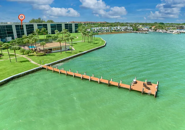 2nd image of 200 Intracoastal Pl #402, Jupiter, FL 33469 | MLS# R11129824