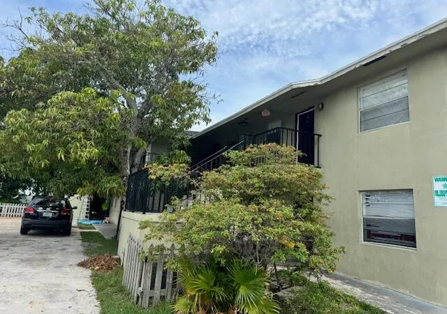Homes for sale in Lake Worth, FL | 1709 S Federal Hwy, Lake Worth, FL 33460