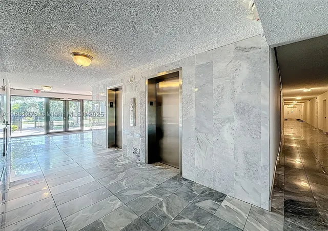 12500 NE 15th Ave #105