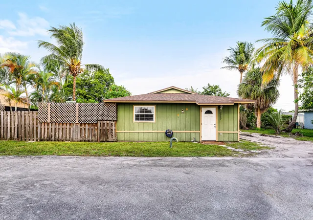 1st image of 2907 Apalachee Rd, West Palm Beach, FL 33406 | MLS# R11130150
