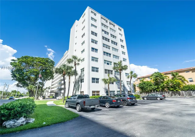 30th image of 2555 Ne 11th St #310, Fort Lauderdale, FL 33304 | MLS# A11892037