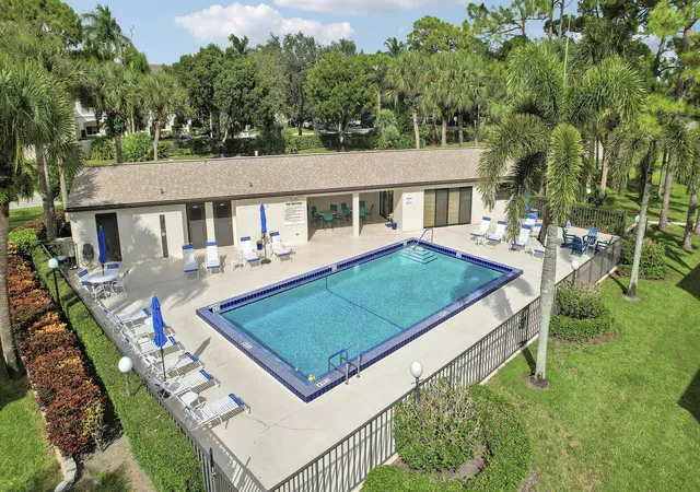 28th image of 402 Wingfoot Dr #B, Jupiter, FL 33458 | MLS# R11130453